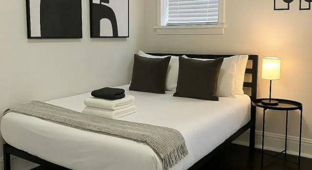 Апартаменты Superior Furnished 3BR - Blackstone 1