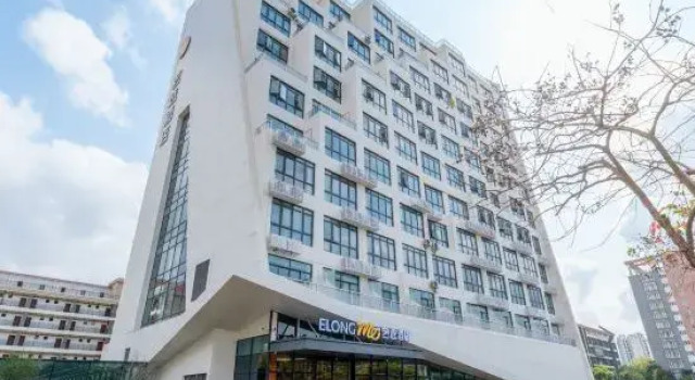 Elong ME Hotel (Zhuhai North Railway Station Changyuan Technology Park)