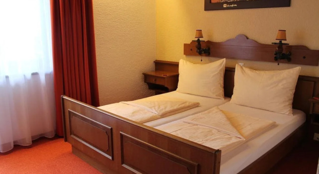 Hotel Restaurant Schwartz, Réserver Hôtel Neusiedl am Steinfelde 