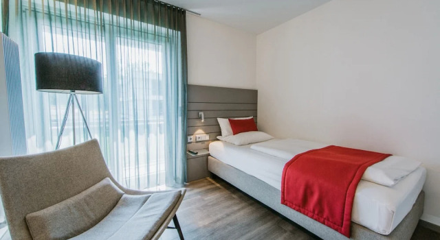 Одноместный номер Standard с балконом Schlosshotel Monrepos