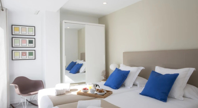Mirador 1 del Mercado Central - habitacion con baño privado en el centro de la Ciudad Vella, Забронировать Отель Отели Коста-де-Валенсии с парковкой, рядом с Церковь Сан-Хуан-де-ла-Крус, Парковка
