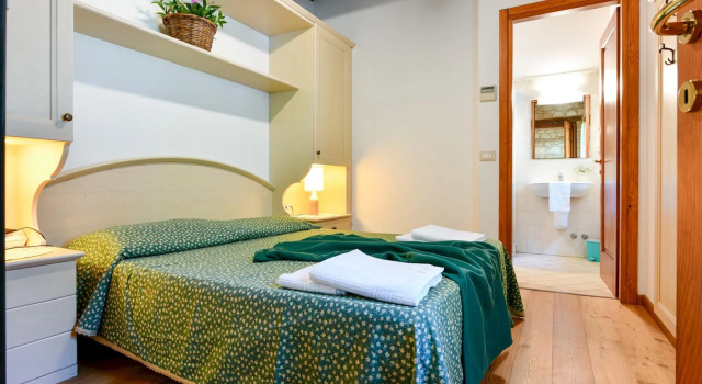 Ciliegi apartment with one bedroom and one bathroom on the first floor (apartment 4), Забронировать Апартаменты/квартира Лонгаре 