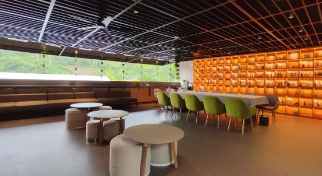 Youth Hotel, Boek Hotel Hotels in Guangdong met parkeren, Parkeren