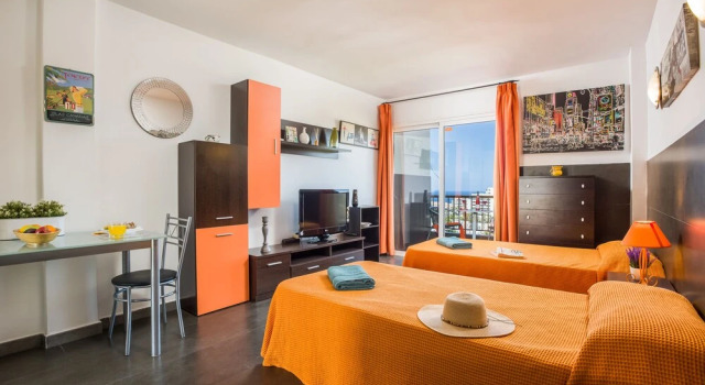 926. Seafront Studio with Fabulous View of Las Americas, Prenota Hotel Hotel a Tenerife con piscina, Piscina