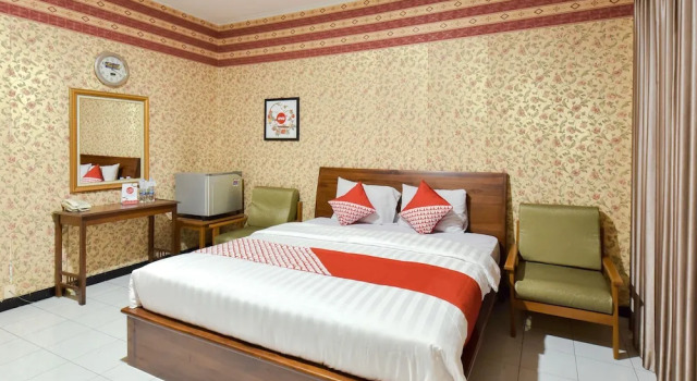 Двухместный номер Deluxe Sekar Ayu Hotel Malioboro Mitra RedDoorz