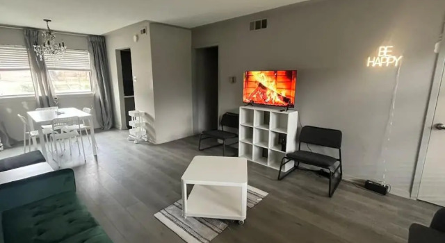 East Dallas Paradise Getaway, Забронировать Апартаменты/квартира Отели Далласа с парковкой, Парковка
