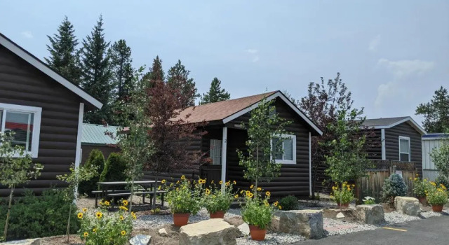 Коттедж 9 Bar W Cabins