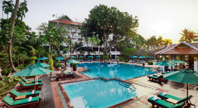 Люкс семейный Anantara Riverside Bangkok Resort