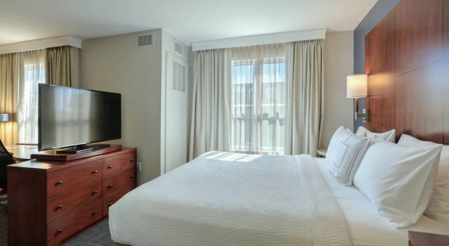 Люкс Residence Inn by Marriott Woodbridge Edison/Raritan Center