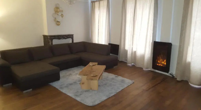 Appartement spacieux et atypique, Забронировать Апартаменты/квартира Седан Ardennes, рядом с Ботанический сад в Седане