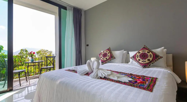 Двухместный номер Standard с балконом и с видом на море Rossarin Sea View Patong