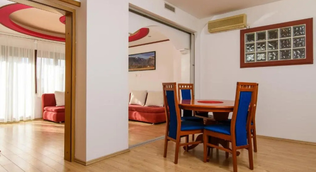 Apartments Sofija, Varaa Huoneisto Hotellit Split-Dalmatia pysäköinnillä, Pysäköinti