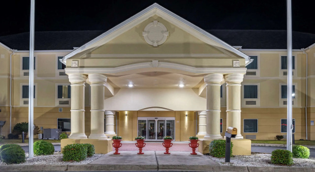 Comfort Inn & Suites Marianna, Rezerwuj Hotel Hotele w Panhandle Florida z basenem, Basen