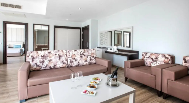 Полулюкс Aria Claros Beach & Spa Resort – All Inclusive