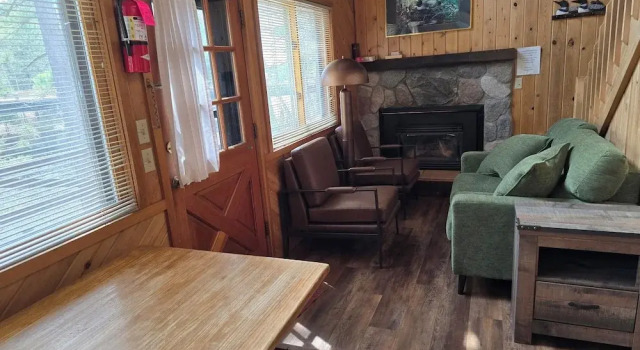 2 soveværelser i standard- værelse med søudsigt Silver Rapids Lodge