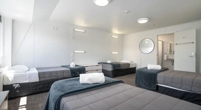 Четырёхместный номер Standard The Brownston Hostel