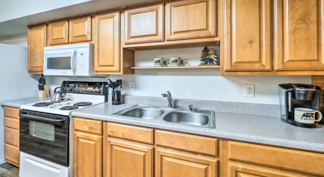 Апартаменты c 1 комнатой Mountain Retreat < 4 Mi to Downtown Boone!