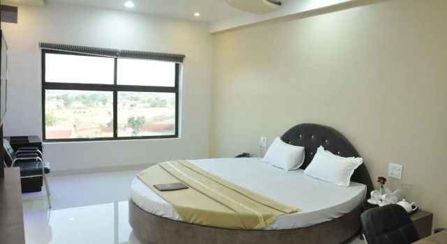 Hotel Shriji Resorts
