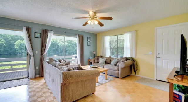 Апартаменты Docks + Balcony: Peaceful River Abode in Dunnellon