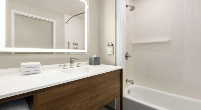 Четырёхместный люкс Staybridge Suites Grand Rapids South by IHG