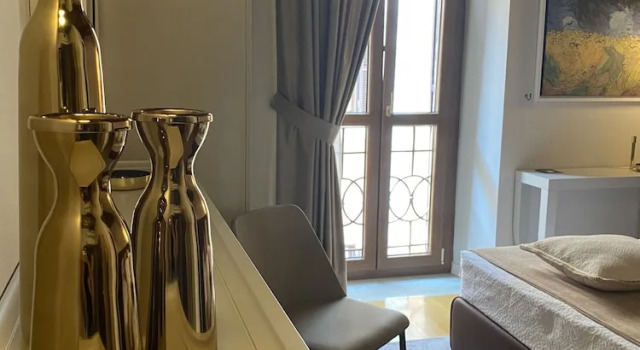 Четырёхместный номер Standard с балконом Condotti Rooms