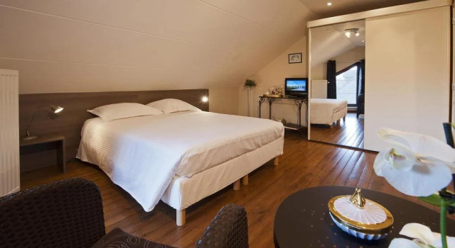 Emily's Place, Buchen Sie Hotel Zonhoven Limburg