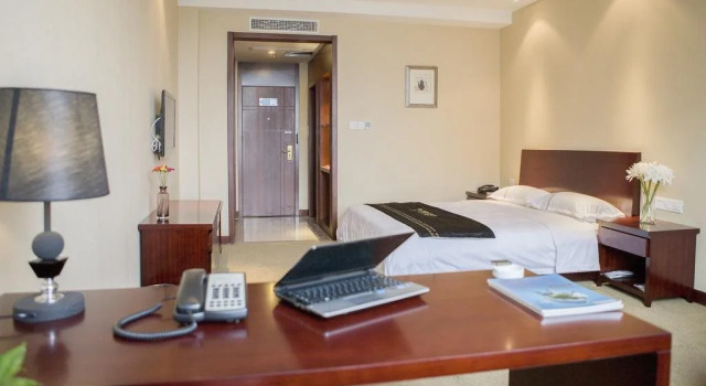 Round Hotel, Buchen Sie Hotel 4-Sterne-Hotels in Chalukou, 4*