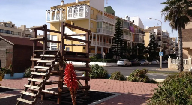 Апартаменты Apartment with side seaview 60 meters from sea