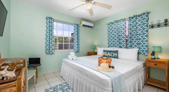 Quiet Cozy Central 2br1ba w Private Pool BBQ, Varaa Hotelli Noord Aruba
