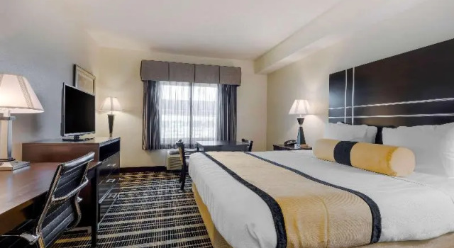 Номер Standard с балконом Best Western Plus Rockwall Inn & Suites