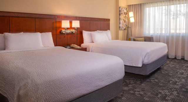 Четырёхместный номер Deluxe Sonesta Select Charlotte University Research Park