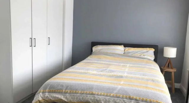 Entire House With Parking, Забронировать Отель Отели Англии 3 звезды, 3*