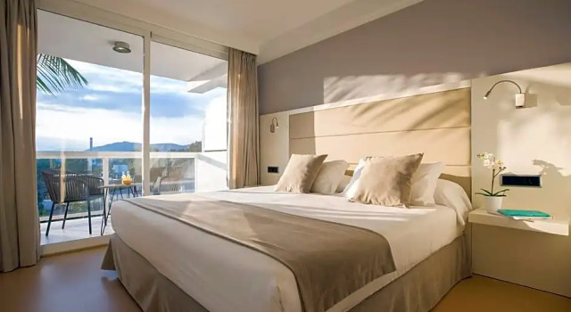 Люкс Las Gaviotas Suites Hotel & Spa