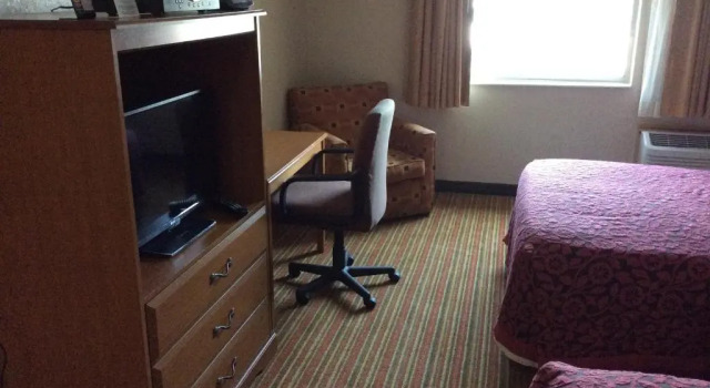 Номер Deluxe Days Inn by Wyndham Albion