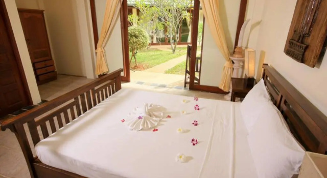 4 Bedroom 5 Palms Villa SDV104-20 seconds walk to beach -By Samui Dream Villas, Забронировать Вилла Коттеджи Южного Таиланда, Коттедж