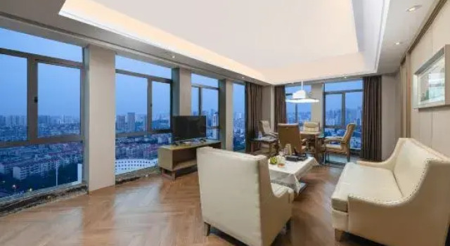 Люкс Executive Junrui Huasheng  International Hotel