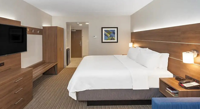 Двухместный полулюкс Holiday Inn Express Hotel & Suites Providence-Woonsocket by IHG