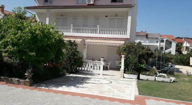 Apartment With 3 Bedrooms in Palit, With Enclosed Garden and Wifi - 55, Buchen Sie Ferienwohnung Palit Insel Rab