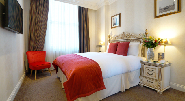 Ashburn Hotel