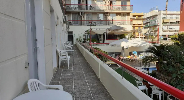 Апартаменты c 1 комнатой с балконом и с красивым видом из окна Apartaments Mar Blau Calella