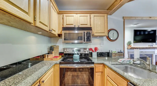 Ski Shuttle & Mountain Views: Keystone Resort Home