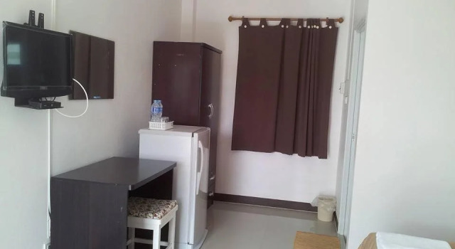 Suthaphot House, Забронировать Отель Отели провинции Так с парковкой, Парковка