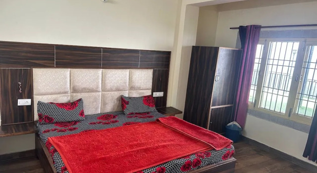 N V Villa Homestay