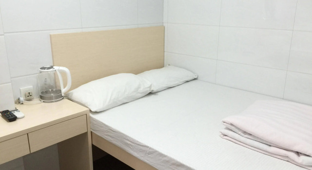 香港平安宾馆, Boek Hotel Kowloon Hongkong, in de buurt van The ONE