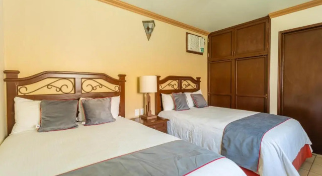 Четырёхместный номер Standard Hotel Ángel Inn