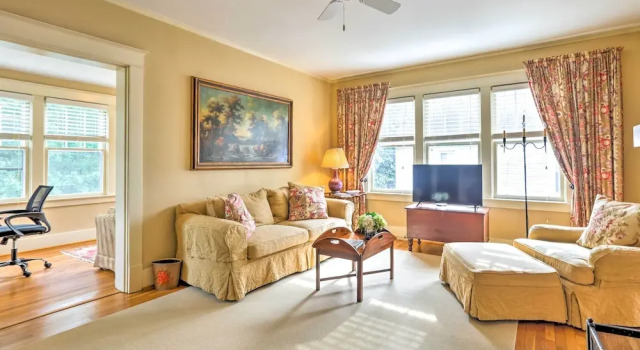 Апартаменты с 3 комнатами Lovely Apt, 1 Block to Downtown Danville