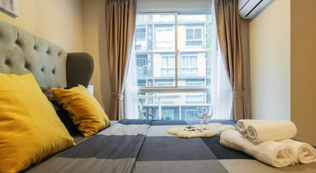 Near BK University Quiet Condo in Rama4 bkb141