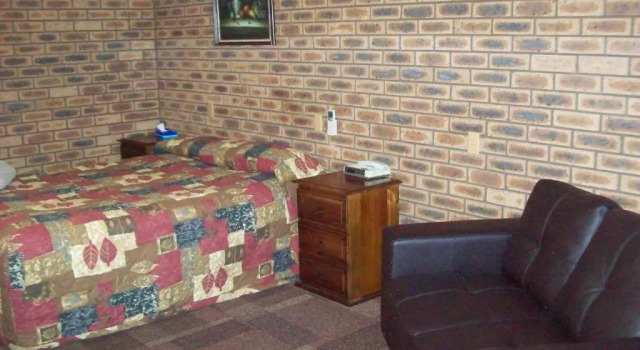 Cobar Town & Country Motor Inn, Prenota Hotel Cobar New South Wales