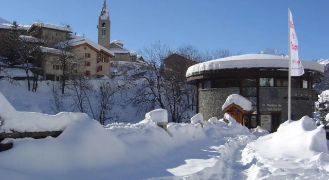 La Joubarde, Boek Appartement Hotels in Val-Cenis met parkeren, Parkeren