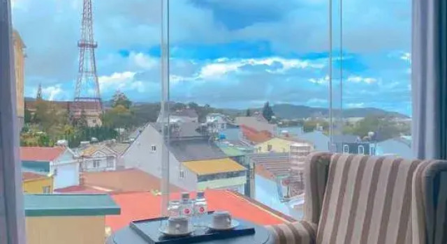 Полулюкс TTR Skypool View Hotel - Đà lạt